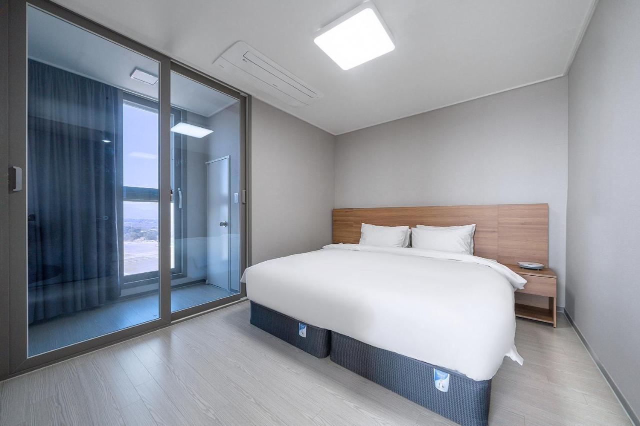 Gangneung Chonpines Ocean Suites Hotel Екстер'єр фото