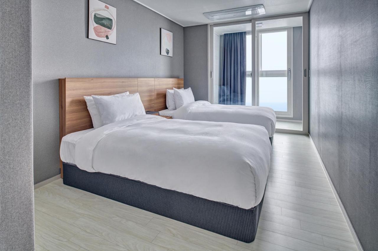 Gangneung Chonpines Ocean Suites Hotel Екстер'єр фото