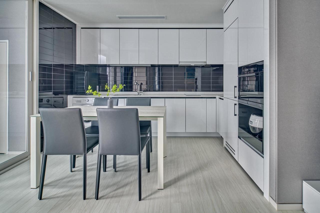 Gangneung Chonpines Ocean Suites Hotel Екстер'єр фото