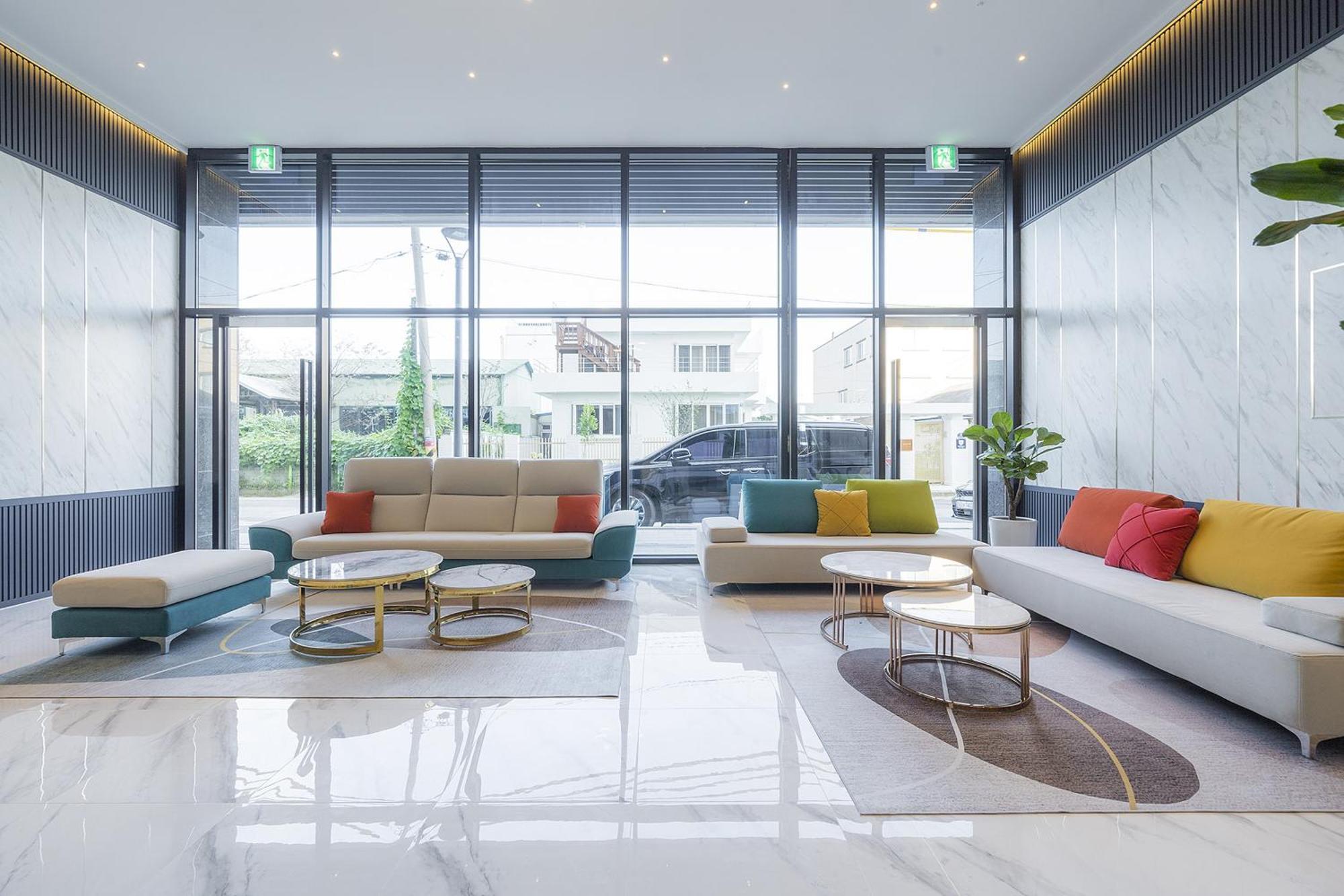 Gangneung Chonpines Ocean Suites Hotel Екстер'єр фото
