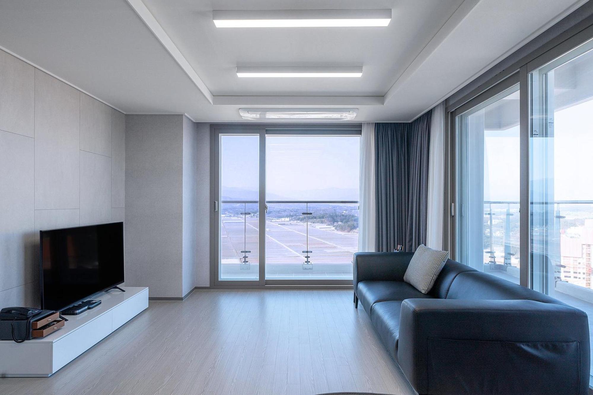 Gangneung Chonpines Ocean Suites Hotel Екстер'єр фото
