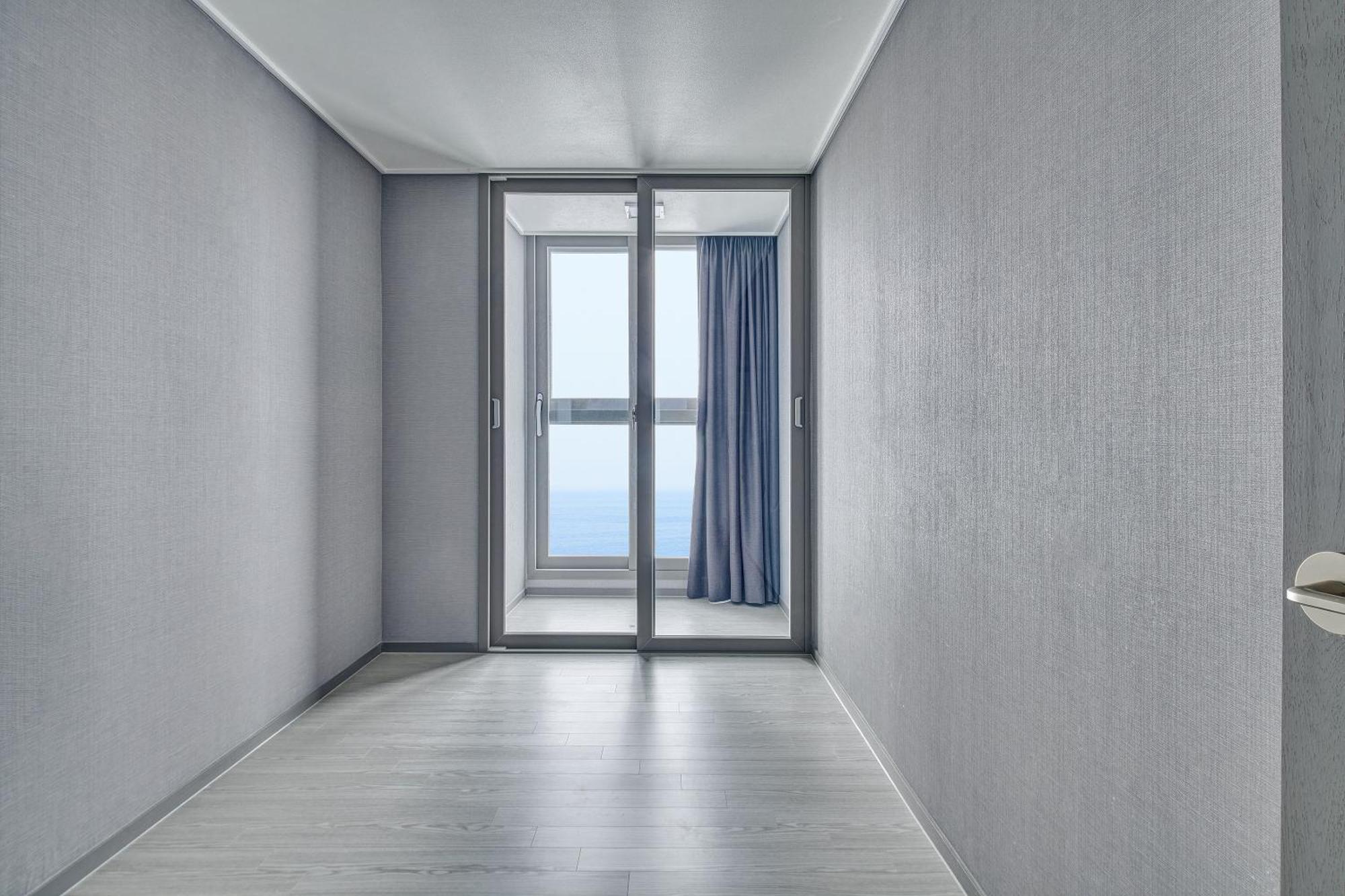 Gangneung Chonpines Ocean Suites Hotel Екстер'єр фото