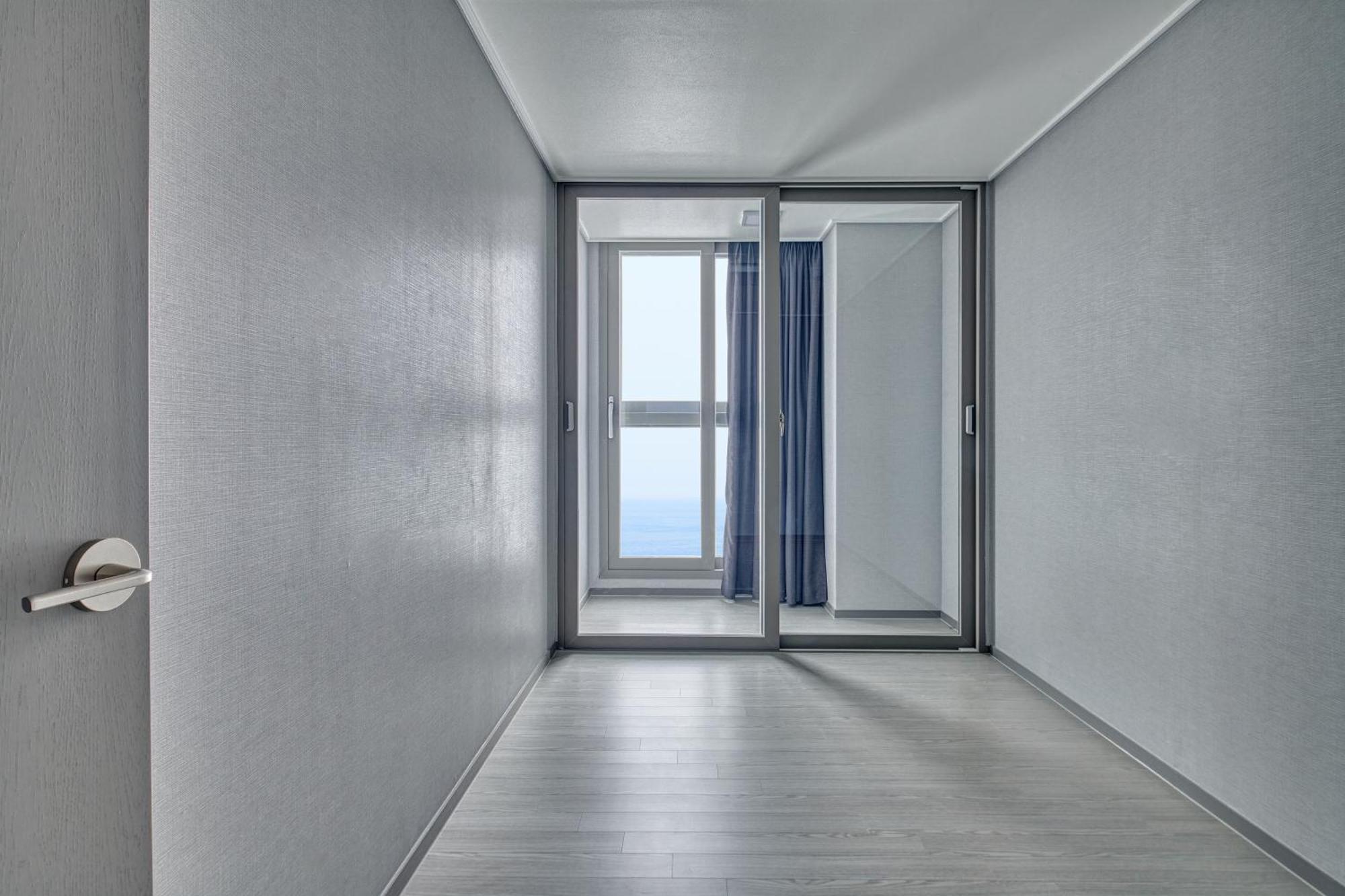 Gangneung Chonpines Ocean Suites Hotel Екстер'єр фото